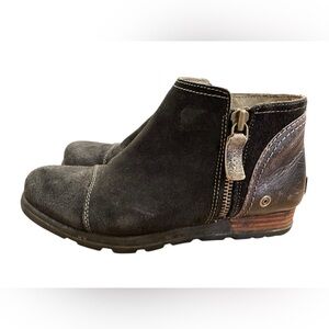 Sorel Major Low Ankle Boots Booties‎ Black Leather Side Zip Women Size 8 B19